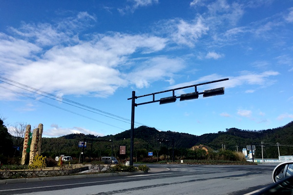 比亚迪、鸿蒙智行......新能源汽车领域企业发展动态